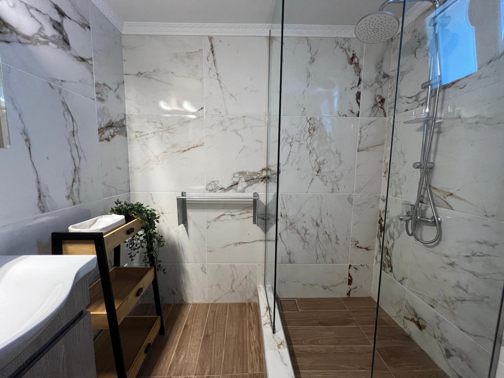 Oasis Apartment 3 By Gg อเล็กซานโดรโพลิส ภายนอก รูปภาพ